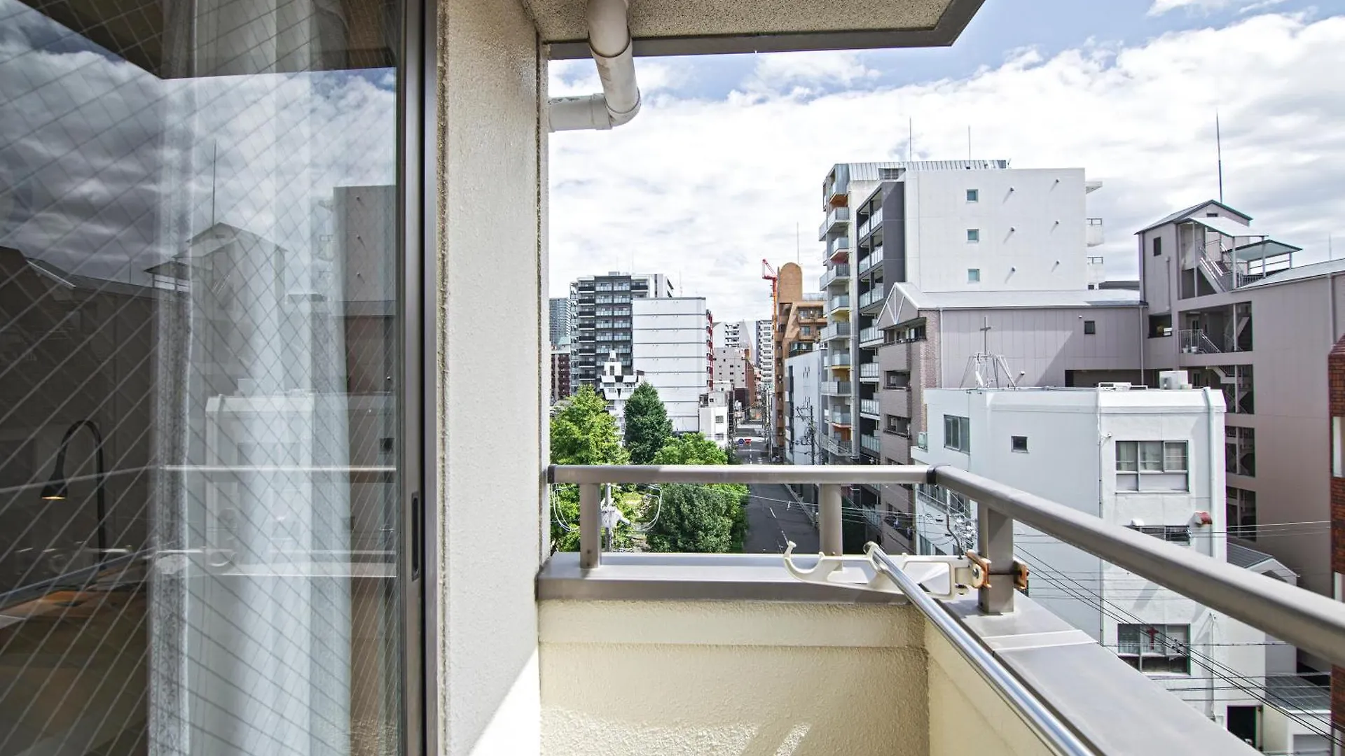 Namba Apartment 3 Min Walk From Imamiya Or Daikokucho Station Osaka