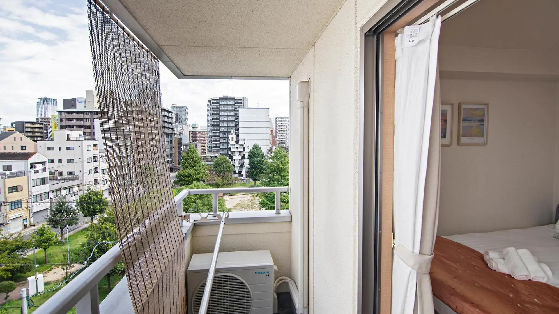 Namba Apartment 3 Min Walk From Imamiya Or Daikokucho Station Osaka